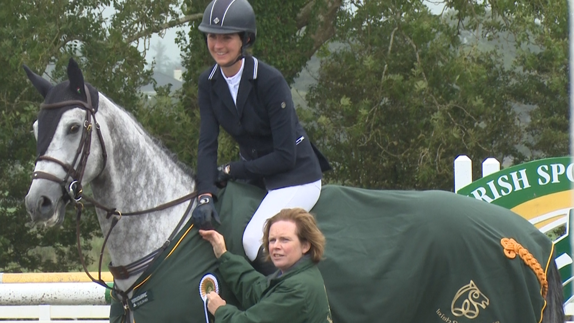Read more about the article Showjumping- Sophie Wins Galway Final