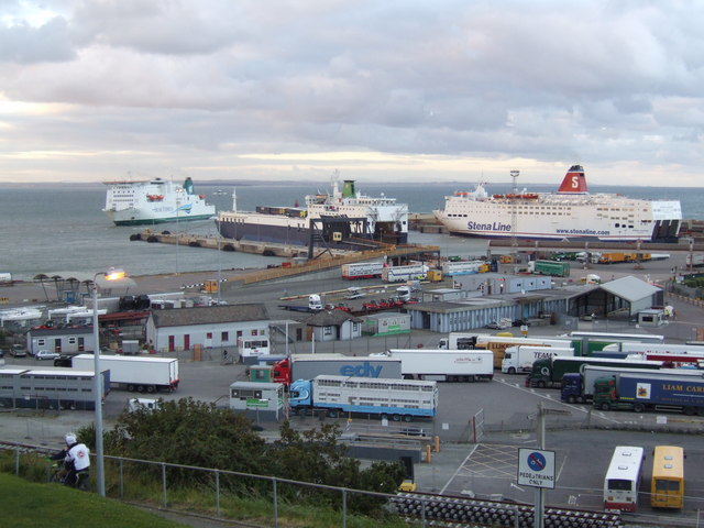 Read more about the article 16 people in a container sailing into Rosslare