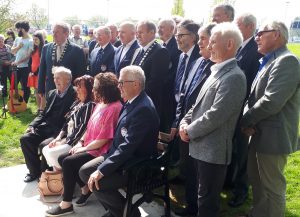 Read more about the article Boxing legend Bernard Dunne bench unveiled