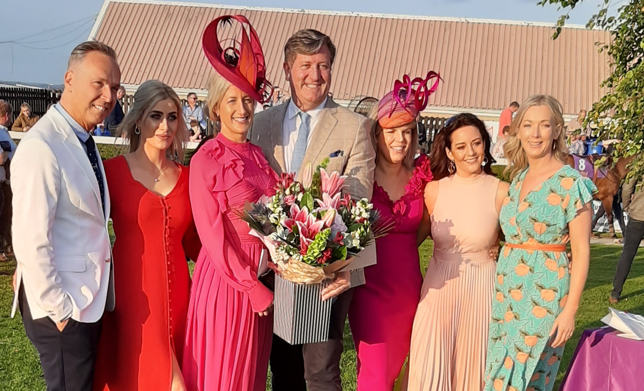 You are currently viewing Super evening of fashion and racing at Bettyville Park