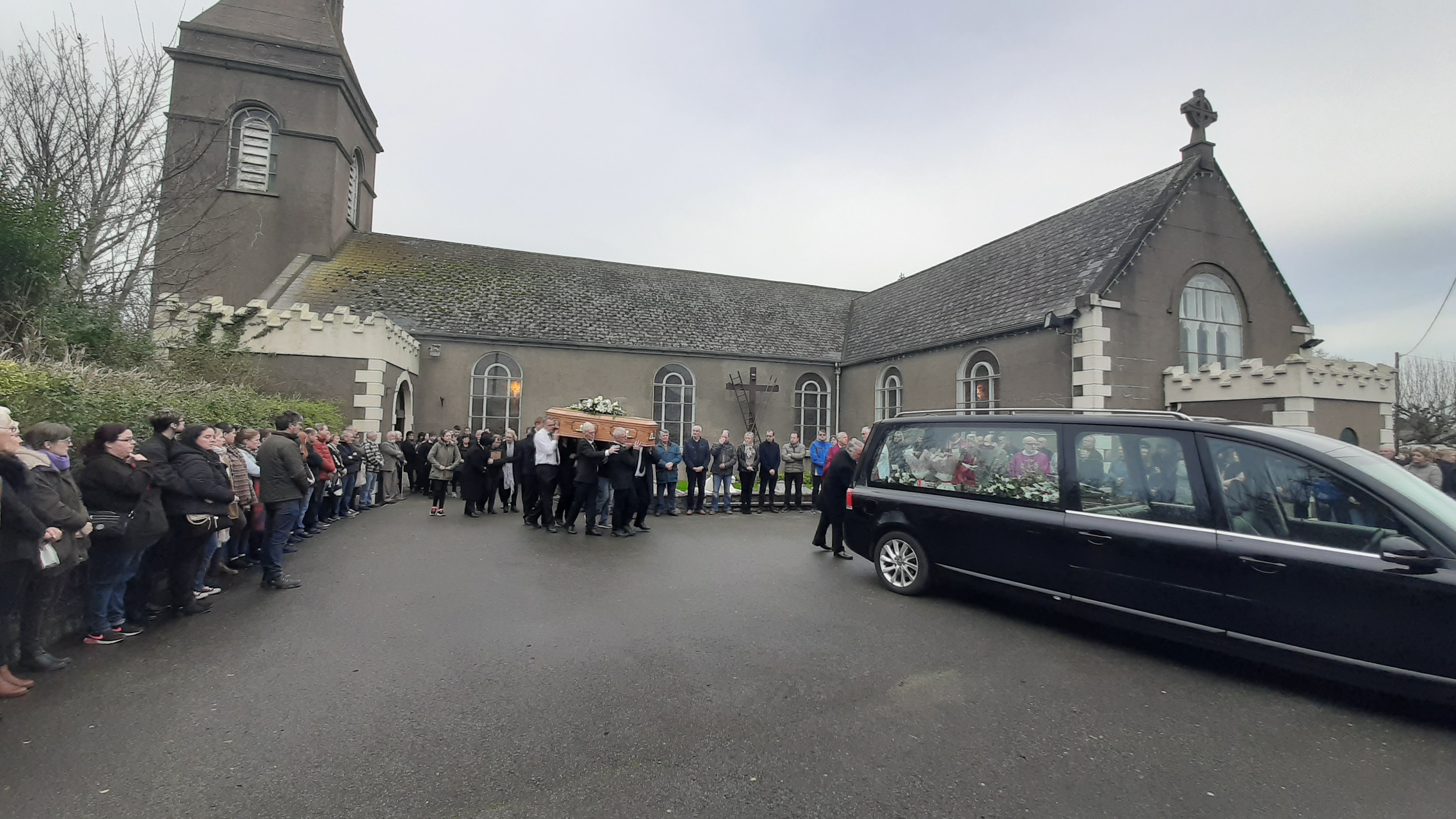 Read more about the article Large Kilmore farewell for brave fisherman Joe