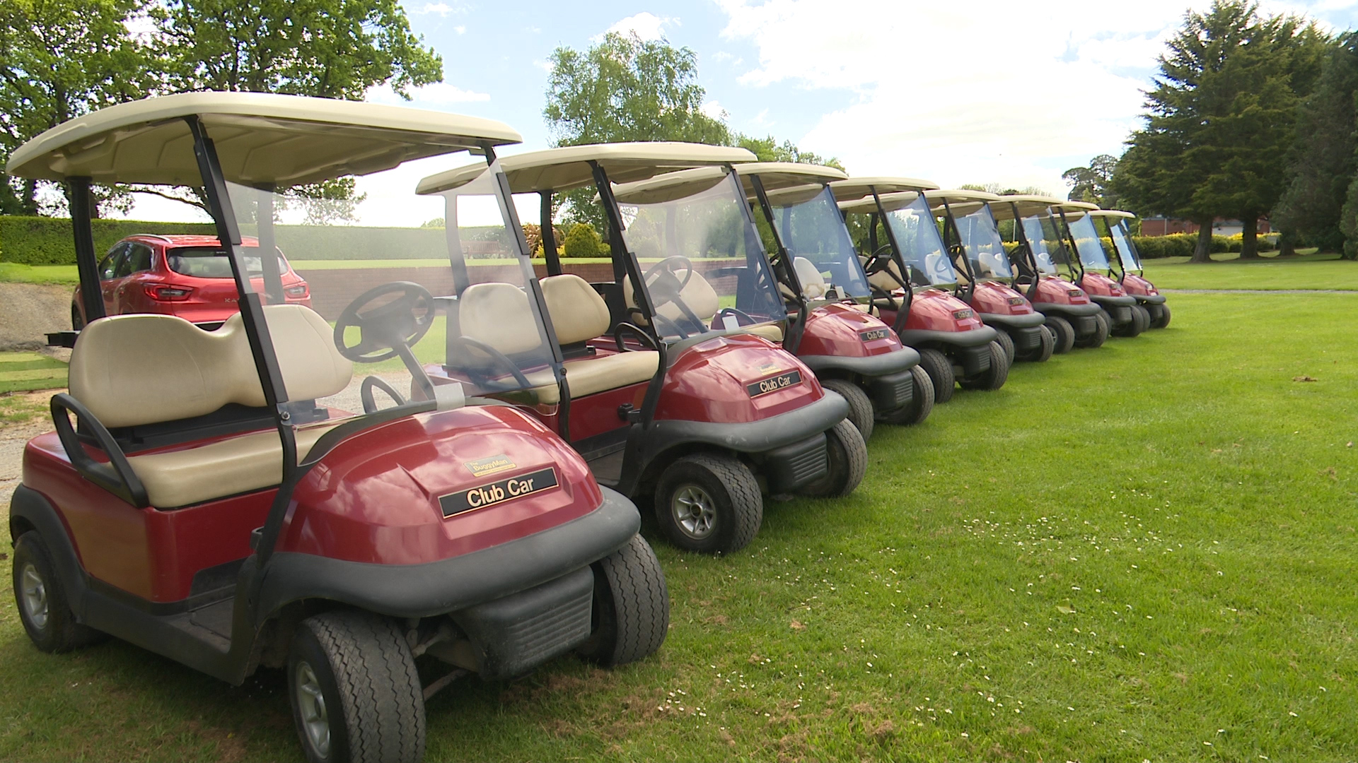 Read more about the article Golf- Under Starters Orders